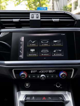 AUDI-Q3-2021