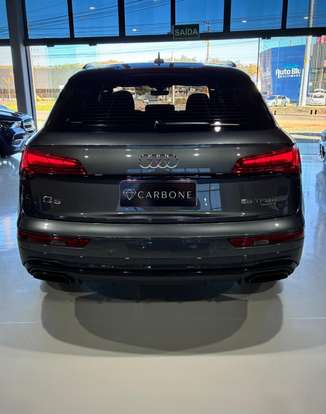 AUDI-Q5-2024