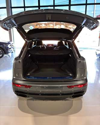 AUDI-Q5-2024
