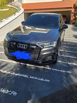 AUDI-Q7-2023