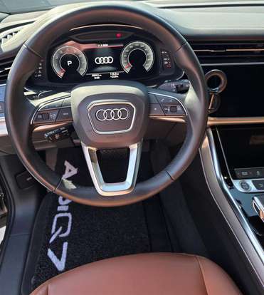AUDI-Q7-2023