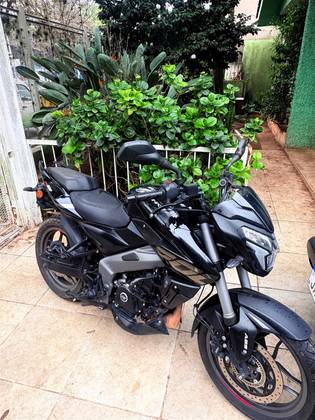 BAJAJ DOMINAR NS200 