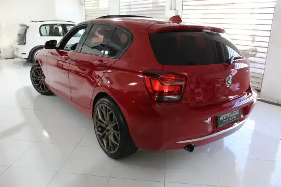 BMW-118i-2015