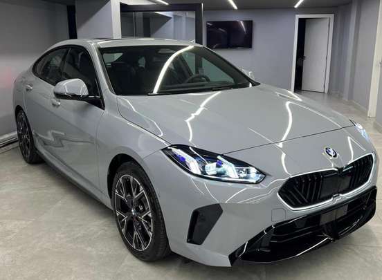 BMW-220i-2025