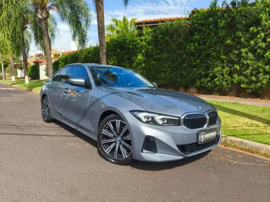BMW-320i-2022