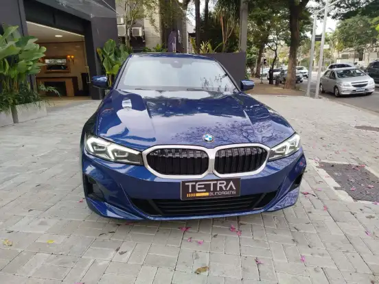 BMW-320i-2022