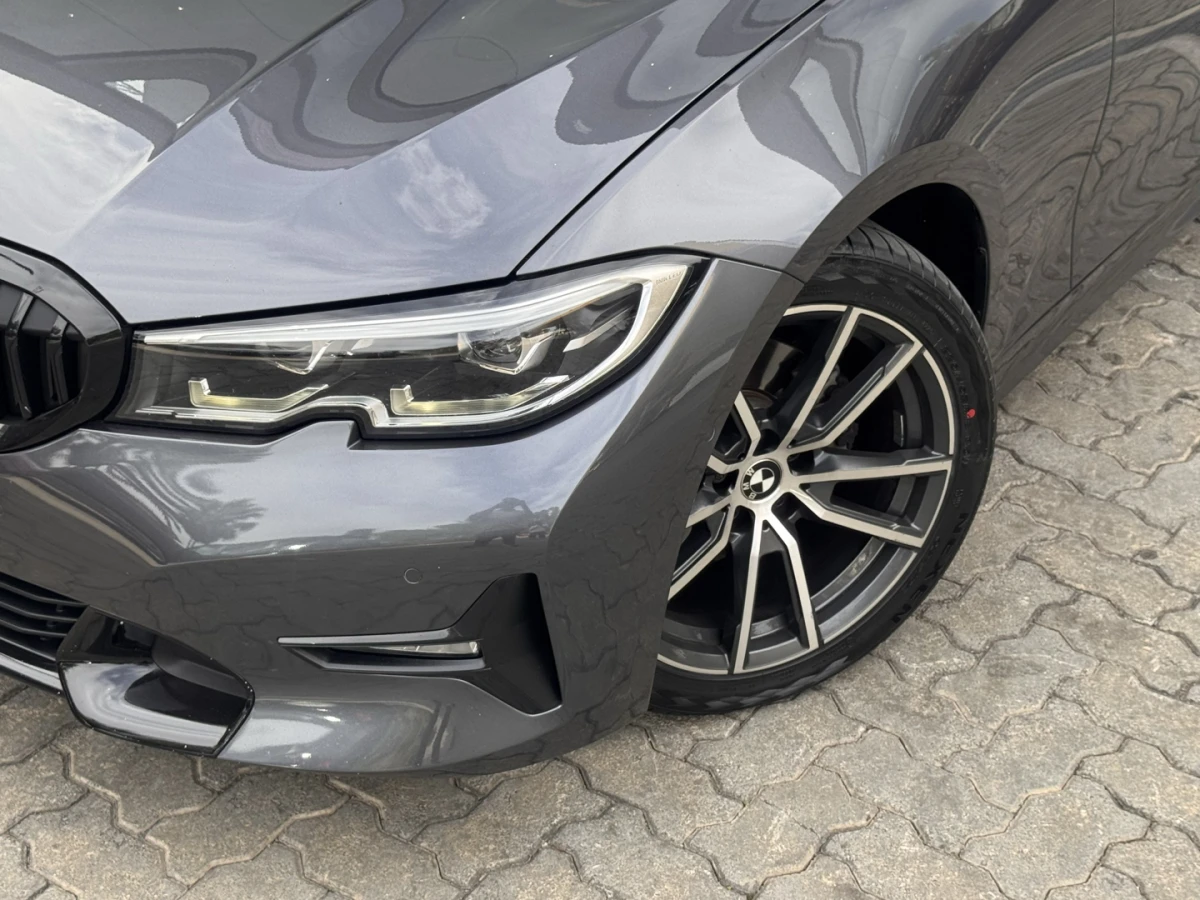 BMW 320i — foto 4