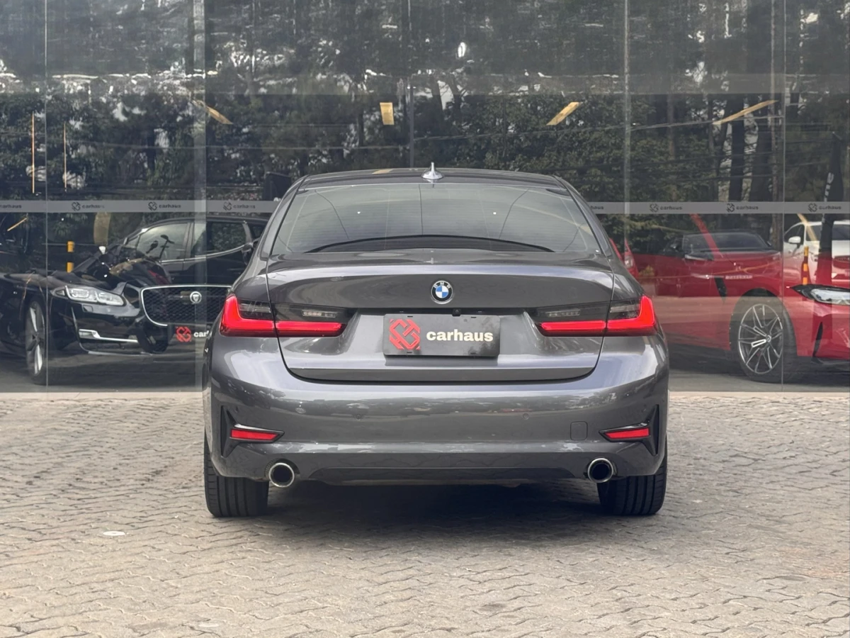 BMW 320i — foto 6