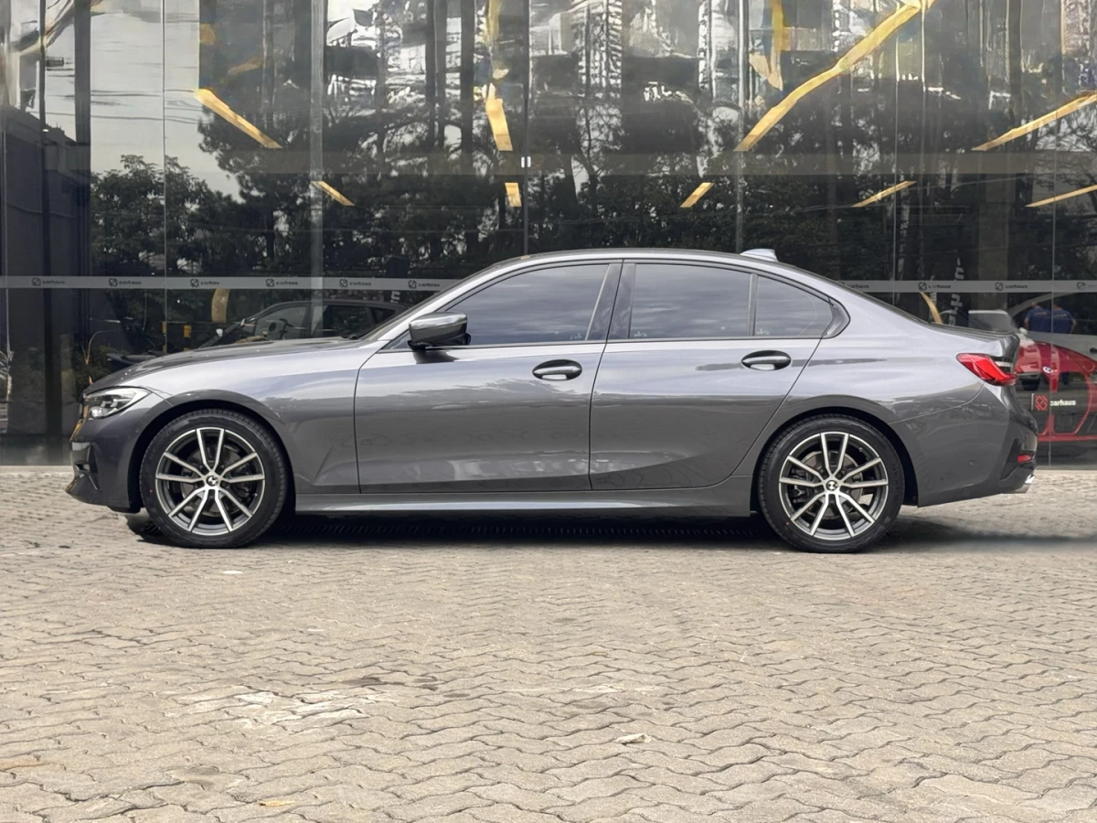 BMW 320i — foto 8
