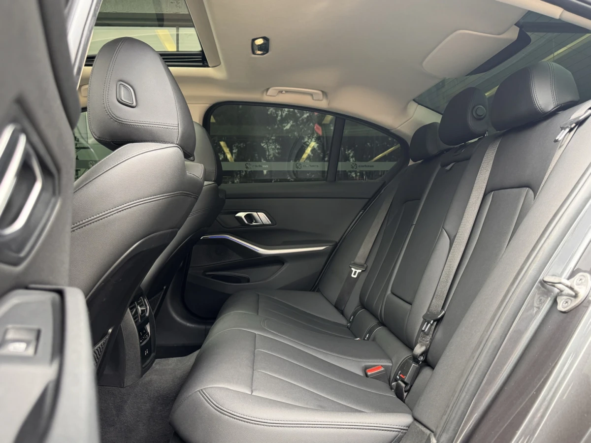 BMW 320i — foto 12