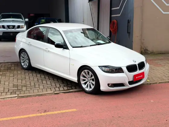 BMW 320i 2.0 JOY 16V GASOLINA 4P AUTOMÁTICO