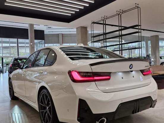 BMW-320i-2.0 16V TURBO FLEX M SPORT 10th ANNIVERSARY EDITION AUTOMÁTICO BMW-320i-2024