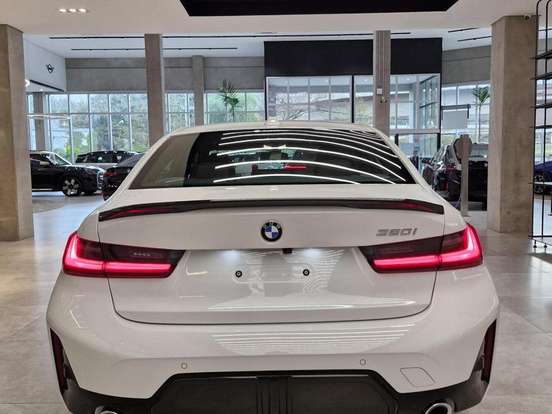 BMW-320i-2.0 16V TURBO FLEX M SPORT 10th ANNIVERSARY EDITION AUTOMÁTICO BMW-320i-2024