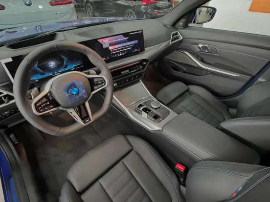 BMW-320i-2026