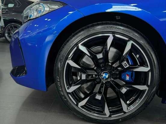 BMW-320i-2026
