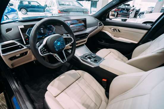 BMW-320i-2026