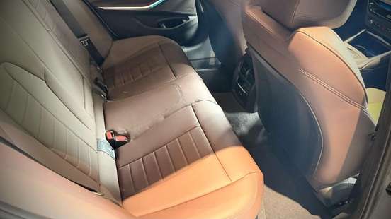 BMW-320i-2026