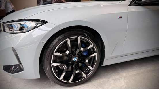 BMW-320i-2026