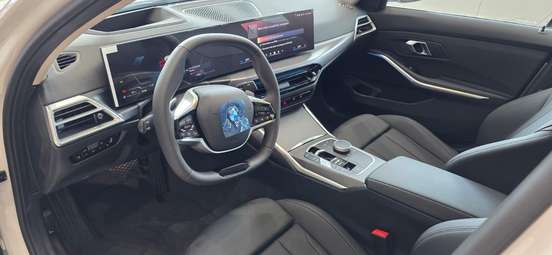 BMW-320i-2026