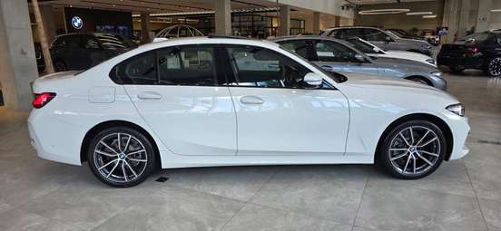BMW-320i-2026
