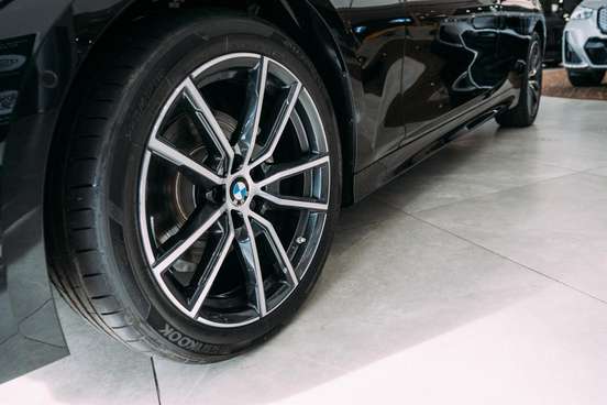 BMW-320i-2026