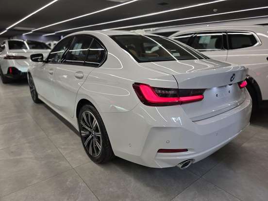 BMW-320i-2026