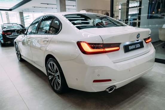 BMW-320i-2026