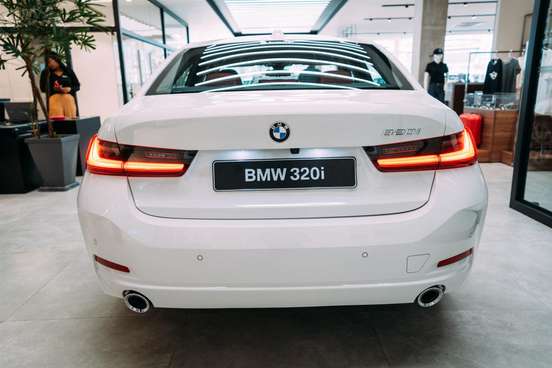 BMW-320i-2026