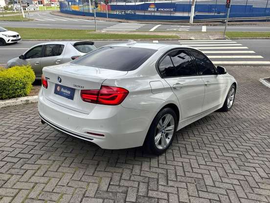BMW-320i-2015