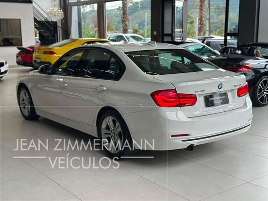 BMW-320i-2016