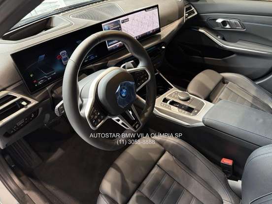 BMW-330e-2025