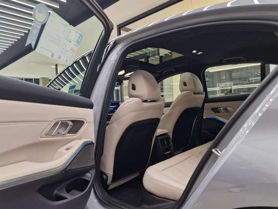 BMW-330e-2025