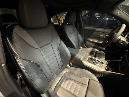 BMW-330e-2025