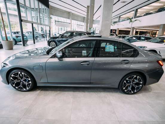 BMW-330e-2.0 16V TURBO HÍBRIDO M SPORT AUTOMÁTICO BMW-330e-2025