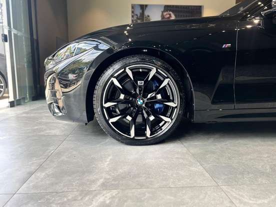 BMW-420i-2025