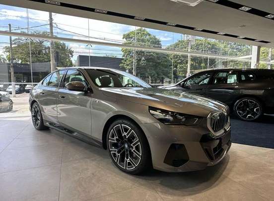 BMW-530e-2025