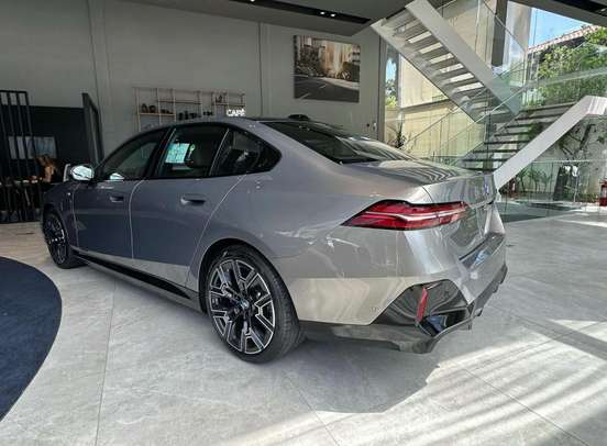 BMW-530e-2025
