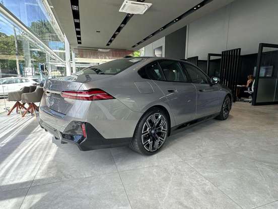 BMW-530e-2.0 TWINPOWER PHEV M SPORT AUTOMÁTICO BMW-530e-2025