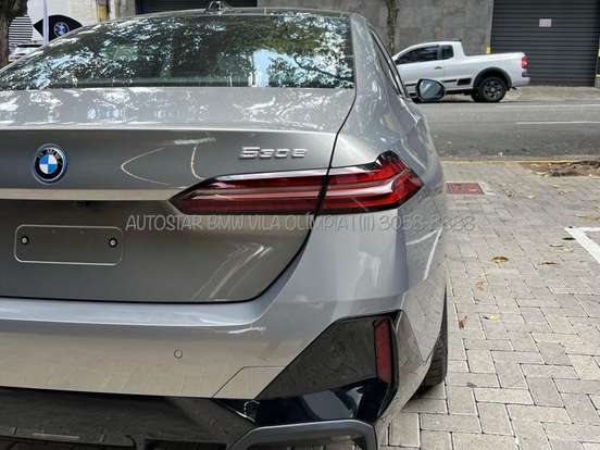 BMW-530e-2025