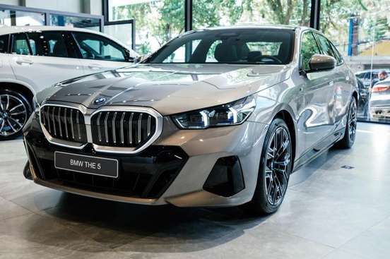 BMW-530e-2025