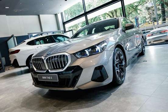 BMW-530e-2025