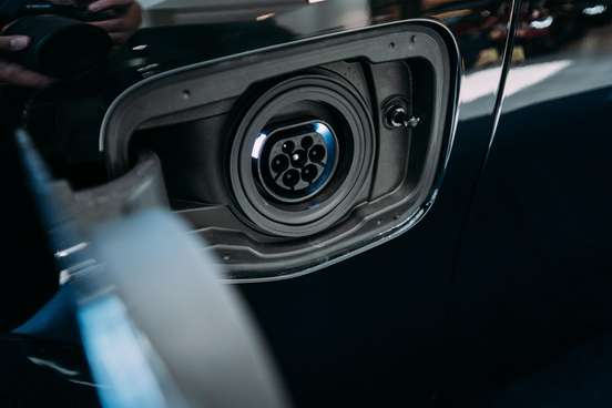 BMW-530e-2024