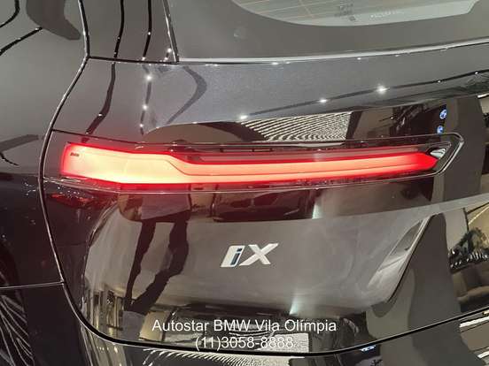 BMW-iX-2024