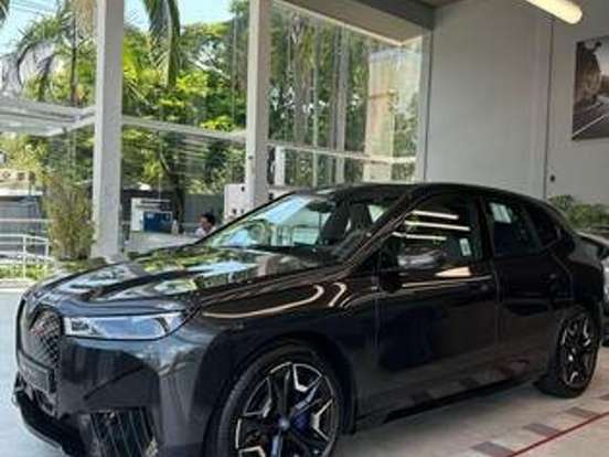 BMW-iX-2024