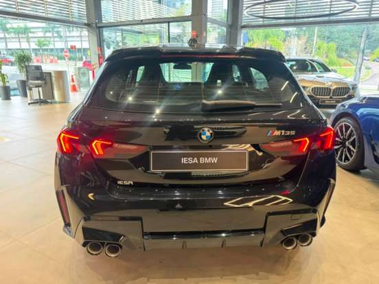 BMW-M 135i-2025