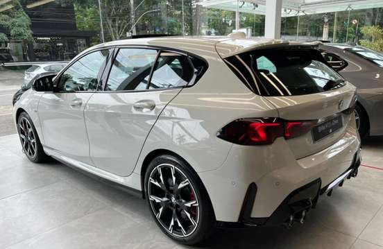BMW-M 135i-2025