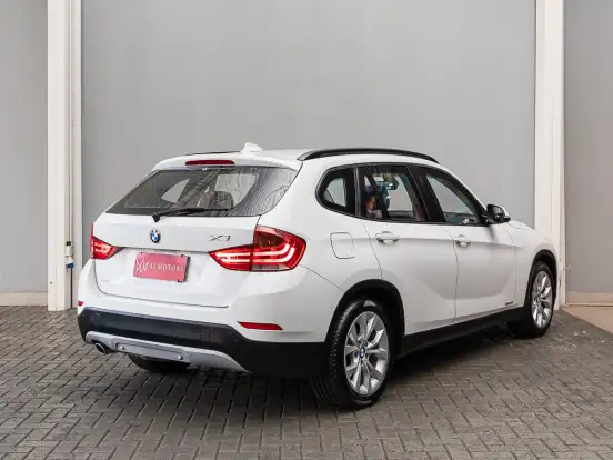 BMW-X1-2.0 16V GASOLINA SDRIVE18I 4P AUTOMÁTICO BMW-X1-2013