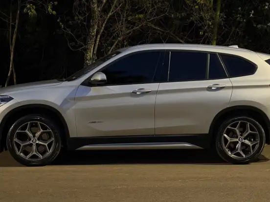 BMW-X1-2.0 16V TURBO ACTIVEFLEX SDRIVE20I X-LINE 4P AUTOMÁTICO BMW-X1-2016