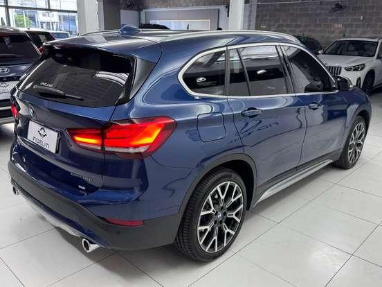 BMW-X1-2.0 16V TURBO ACTIVEFLEX SDRIVE20I X-LINE PLUS 4P AUTOMÁTICO BMW-X1-2022
