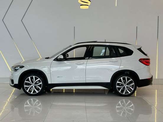 BMW-X1-2.0 16V TURBO ACTIVEFLEX XDRIVE25I SPORT 4P AUTOMÁTICO BMW-X1-2017